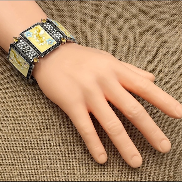 Vintage look Yellow Wide Panel Stretch Bracelet - Picture 2 of 2